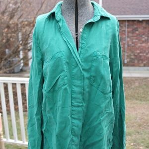 Soft, comfortable- fit, button-down Cloth&Stone